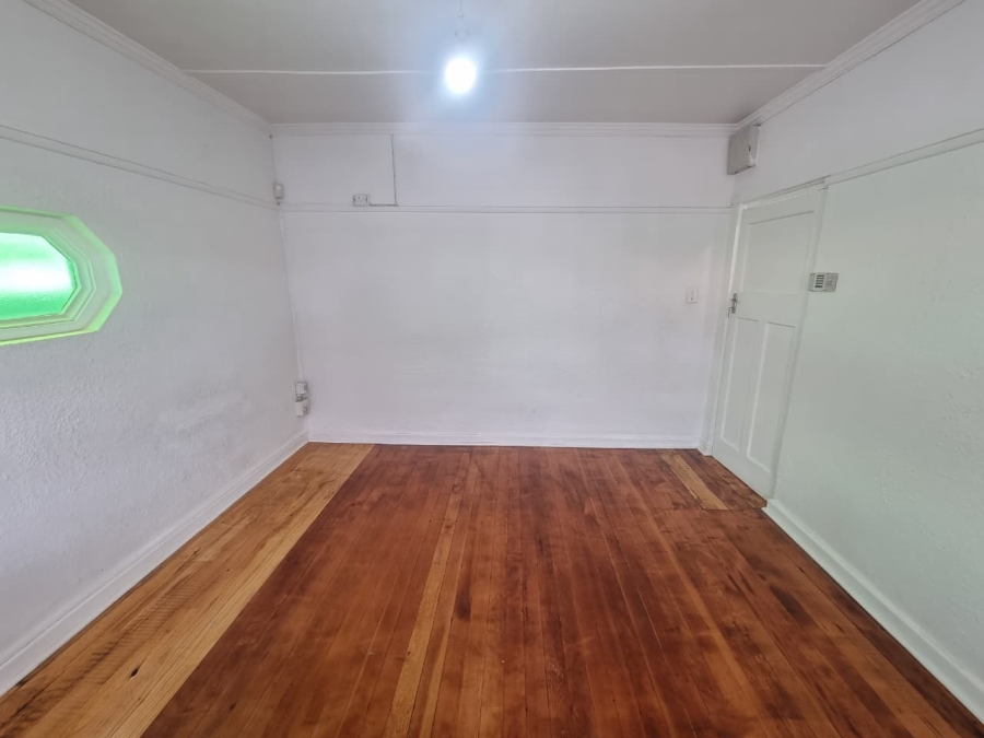 To Let 2 Bedroom Property for Rent in Lansdowne Western Cape